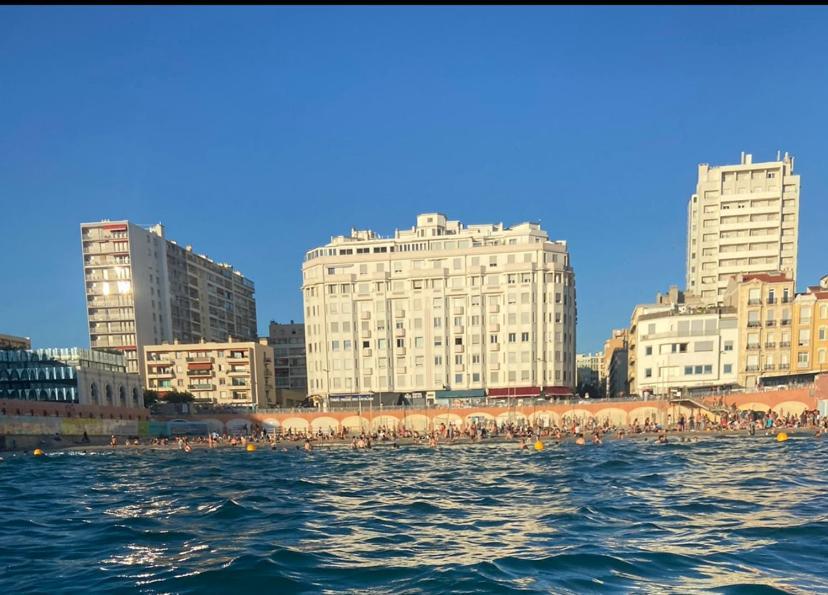 Les Catalans, Vue Apartment