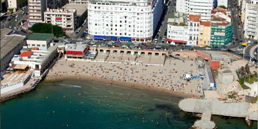 Les Catalans, Vue