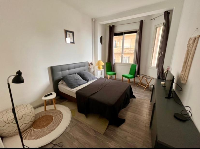 Les Catalans, Vue Apartamento